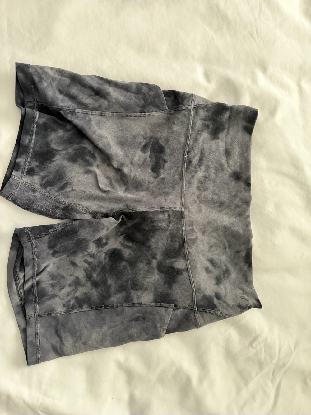 lululemon athletica Women's Bike Shorts in graphite grey marble align w pockets